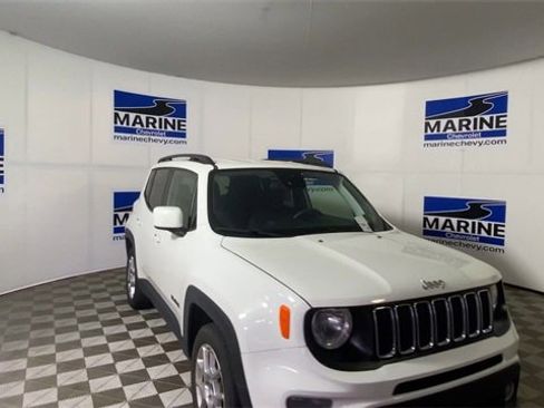 Used 2021 Jeep Renegade Latitude image 4