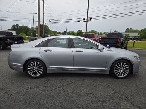 Used 2020 Lincoln MKZ w/ Convenience Package FWD image 12