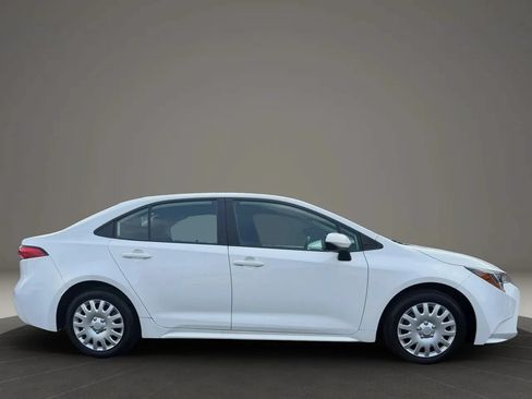 Used 2024 Toyota Corolla LE FWD image 4