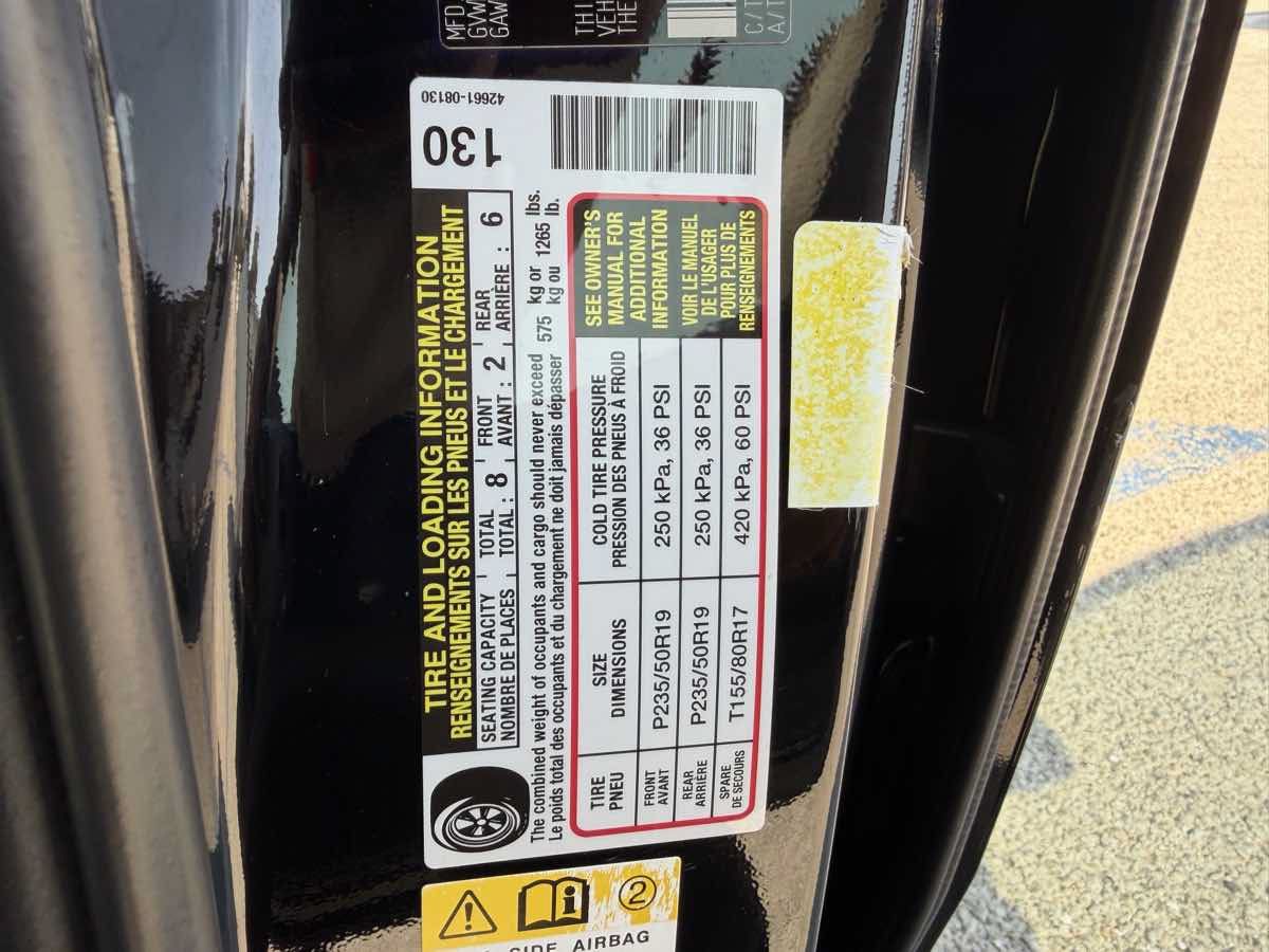 Used 2019 Toyota Sienna SE w/ Carpet Mat Package FWD image 11