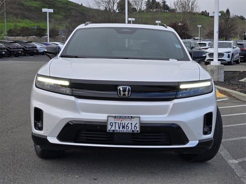 Used 2025 Honda Prologue Touring image 2