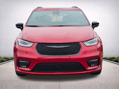 New 2026 Chrysler Pacifica Limited w/ S Appearance Package