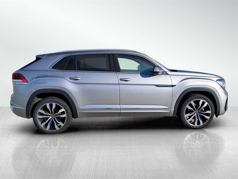 Used 2021 Volkswagen Atlas Cross Sport SEL Premium image 4