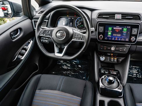 Used 2022 Nissan Leaf SV image 14