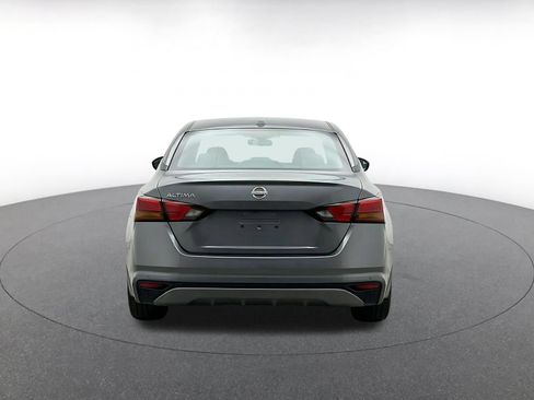 Used 2025 Nissan Altima 2.5 SV FWD image 8