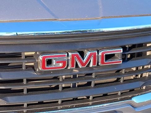 Used 2023 GMC Terrain SLE FWD image 8