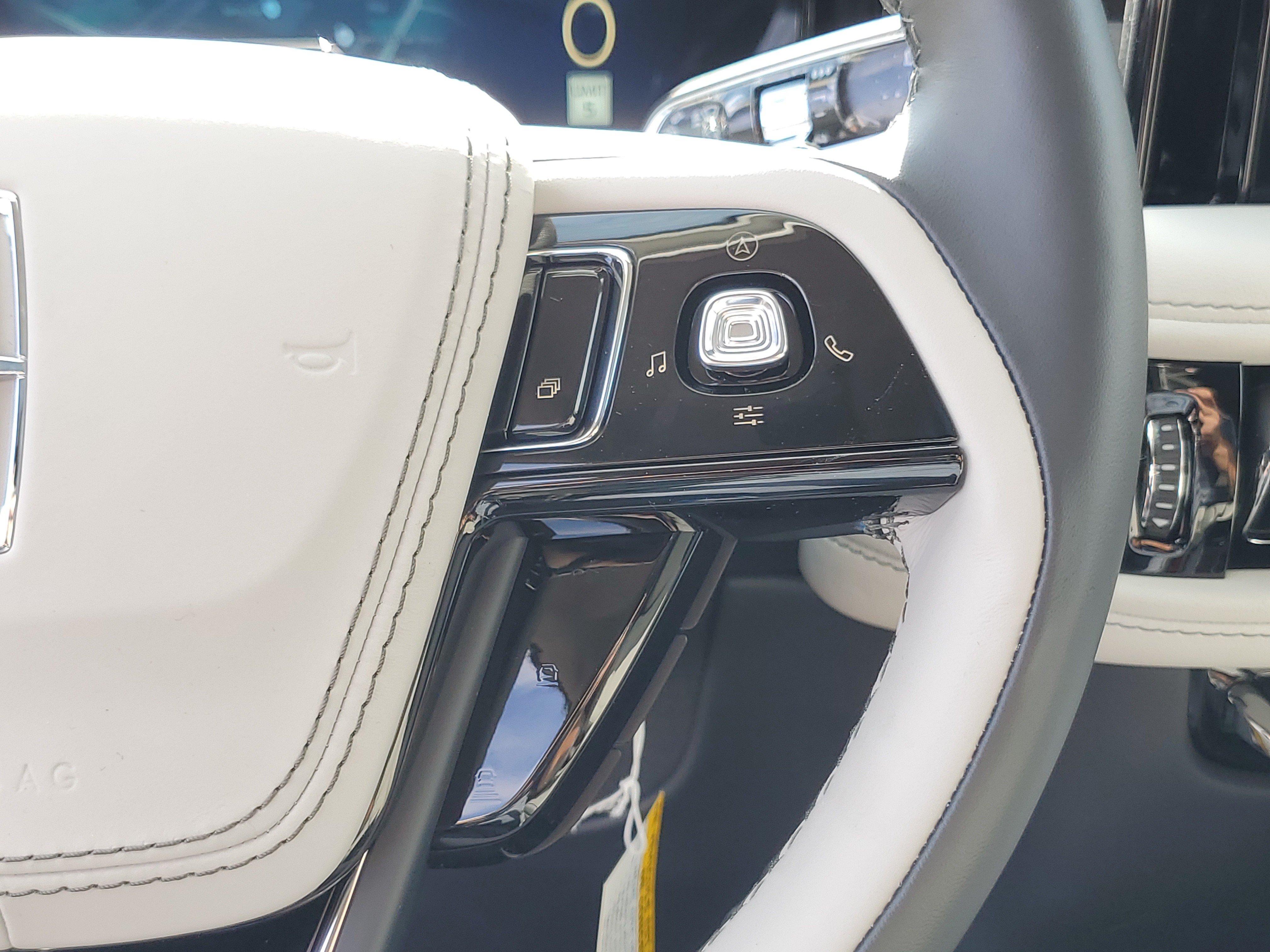 New 2027 Lincoln Aviator Reserve AWD/4WD image 17