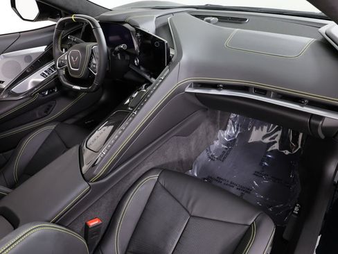 Used 2023 Chevrolet Corvette Z06 w/ Z07 Performance Package RWD image 33