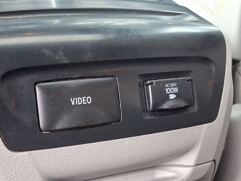 Used 2017 Toyota Sienna XLE Premium FWD image 13