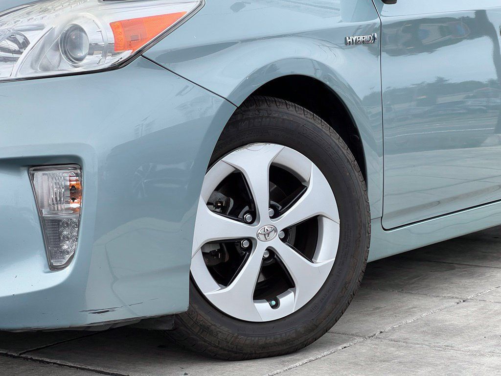 Used 2015 Toyota Prius Three w/ Solar Roof Package FWD image 2