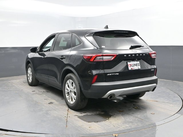 Used 2025 Ford Escape Active AWD/4WD image 10