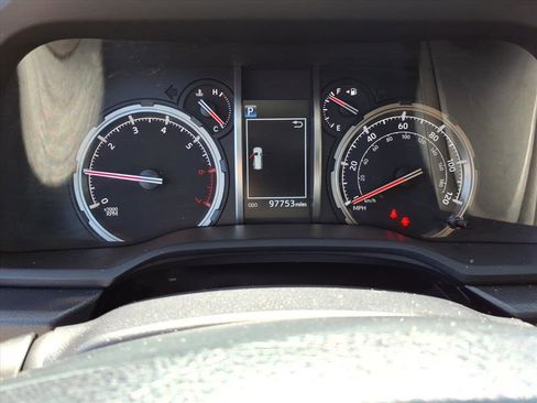 Used 2020 Toyota 4Runner TRD Off-Road AWD/4WD image 28