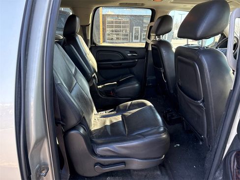 Used 2014 GMC Yukon XL Denali image 13