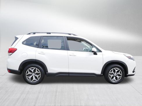 Used 2023 Subaru Forester Premium AWD/4WD image 8