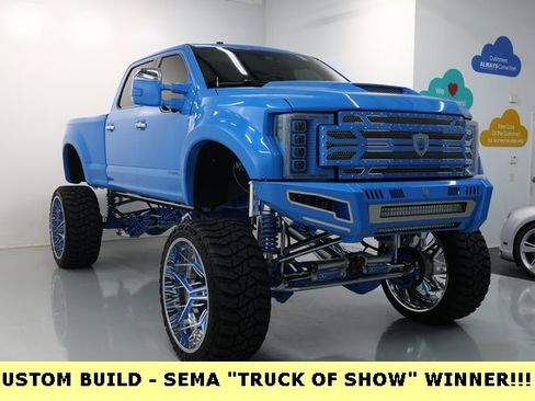 Used 2018 Ford F250 Platinum w/ Platinum Ultimate Package image 3