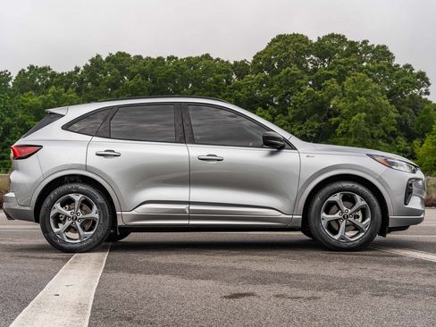 Used 2023 Ford Escape ST-Line w/ Tech Pack #1 FWD image 8