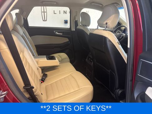 Used 2017 Ford Edge SEL w/ Equipment Group 201A FWD image 9