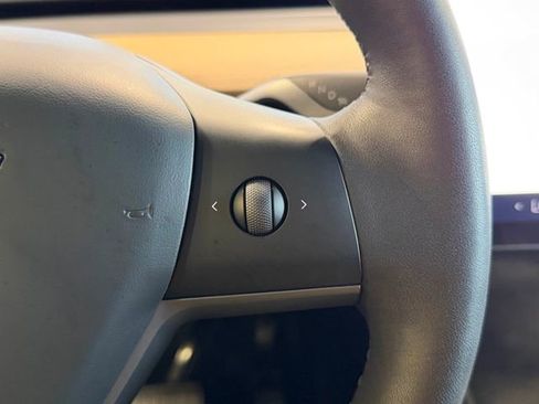 Used 2023 Tesla Model Y Long Range image 23