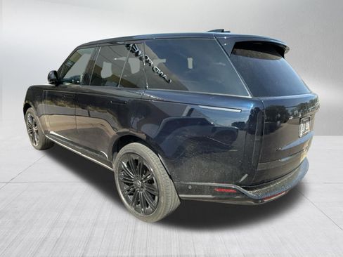 Used 2025 Land Rover Range Rover SE AWD/4WD image 3