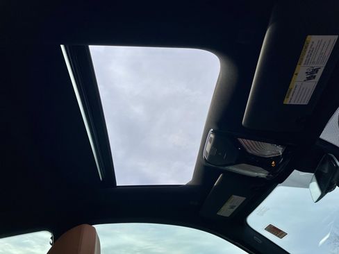 Used 2025 BMW 430i xDrive Coupe w/ M Sport Package image 17