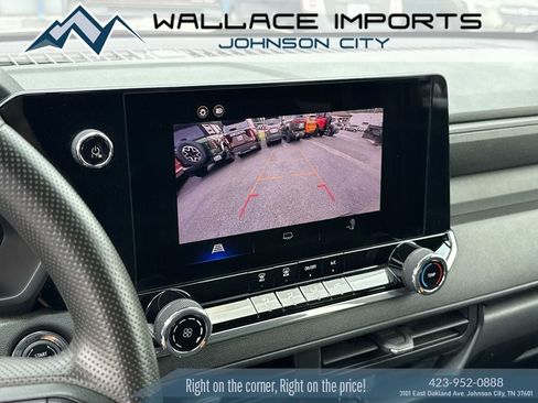 Used 2024 Chevrolet Colorado Trail Boss w/ Advanced Trailering Package AWD/4WD image 16