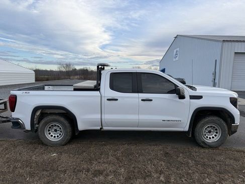 Used 2022 GMC Sierra 1500 Pro w/ Pro Value Package AWD/4WD image 2