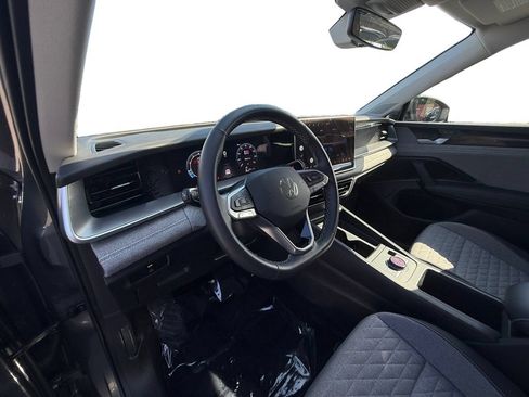 Used 2025 Volkswagen Tiguan S AWD/4WD image 13