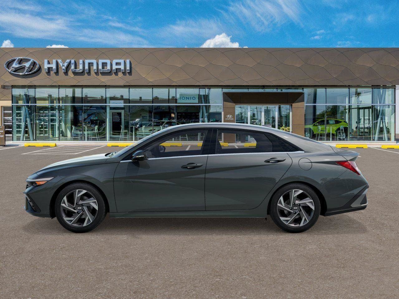 New 2026 Hyundai Elantra Limited FWD image 3