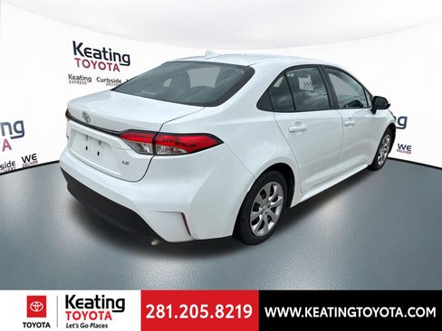 Used 2024 Toyota Corolla LE image 7