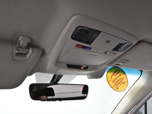 Used 2019 Subaru Outback 2.5i Premium image 24