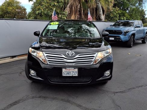Used 2011 Toyota Venza w/ Premium Pkg #2 FWD image 2