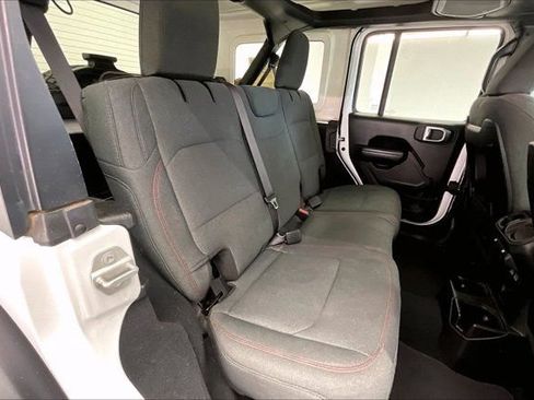 Used 2024 Jeep Wrangler Unlimited Rubicon AWD/4WD image 19