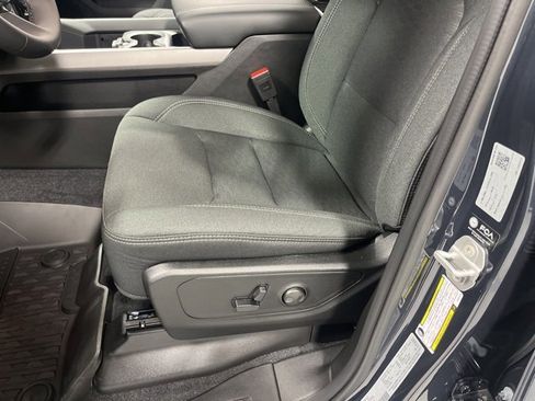 New 2026 RAM 1500 4x4 Crew Cab image 7