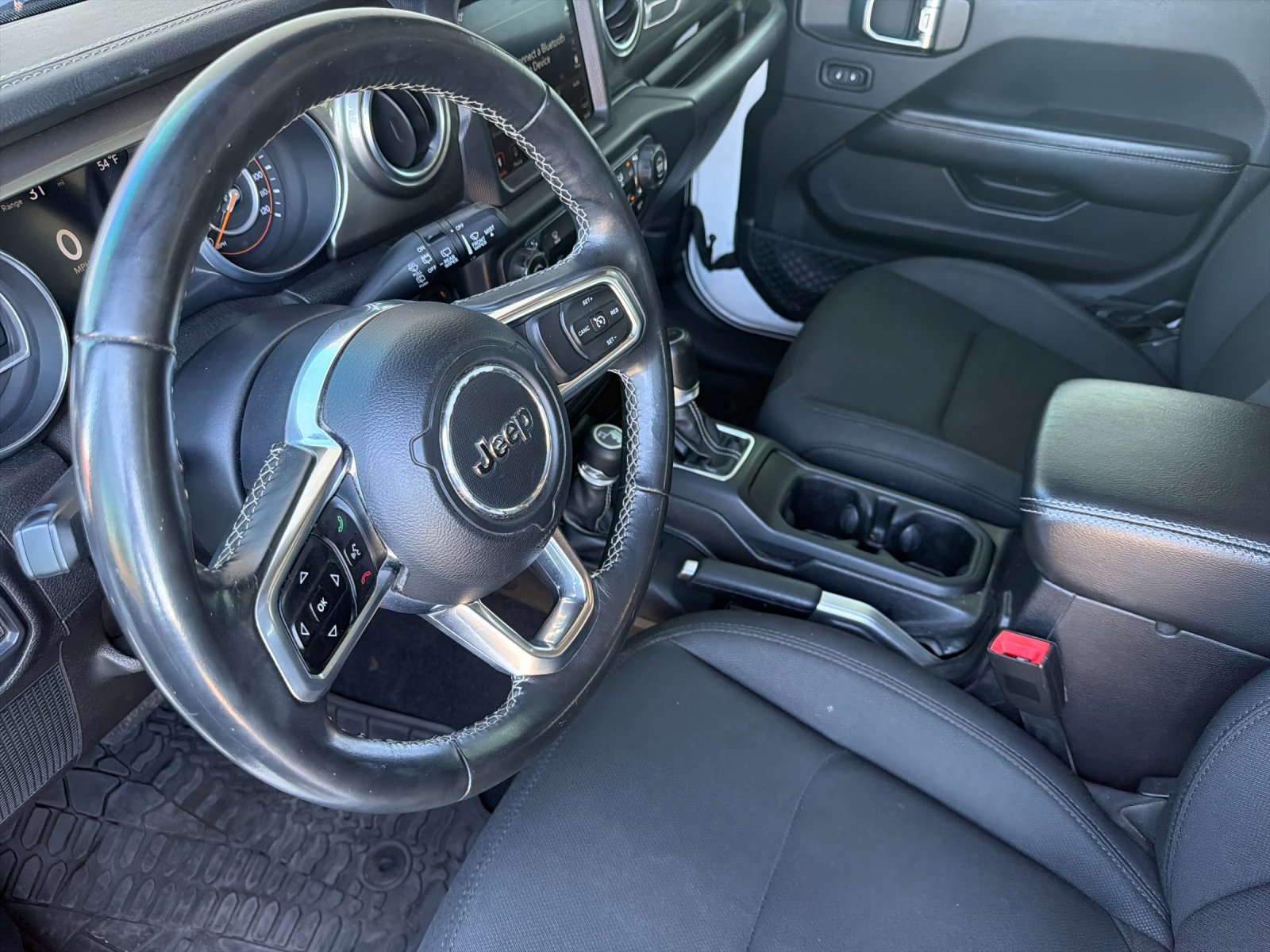 Used 2018 Jeep Wrangler Unlimited Sahara AWD/4WD image 10