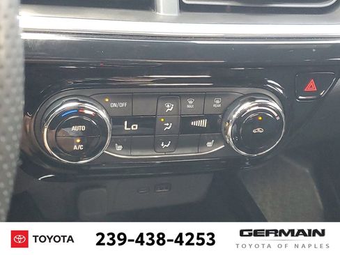 Used 2024 Chevrolet Trax RS w/ Sunroof Package FWD image 32