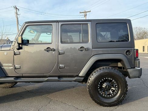 Used 2018 Jeep Wrangler Unlimited Sport S image 6