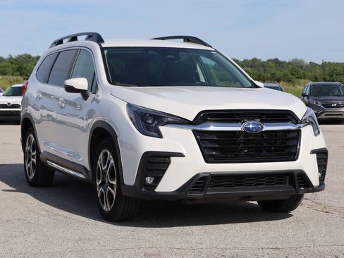 Used 2023 Subaru Ascent Limited AWD/4WD image 4