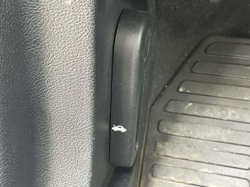 Used 2024 Ford Edge SEL image 15