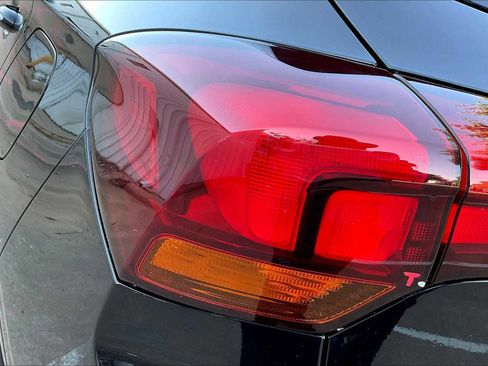 Used 2022 Buick Encore GX Select w/ Sport Touring Package image 26