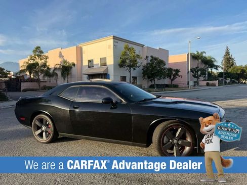 Used 2014 Dodge Challenger SXT RWD image 2