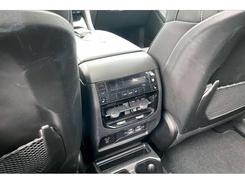Used 2024 Jeep Grand Cherokee L Limited w/ Luxury Tech Group II AWD/4WD image 35