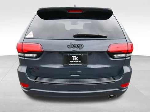 Used 2018 Jeep Grand Cherokee Altitude AWD/4WD image 6