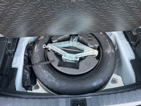 Used 2019 Toyota RAV4 XLE image 24