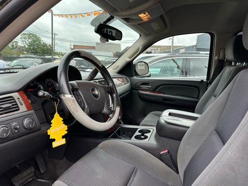 Used 2009 Chevrolet Suburban LT image 8