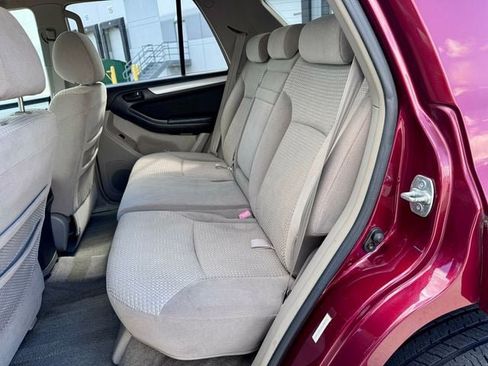 Used 2005 Toyota 4Runner SR5 AWD/4WD image 12