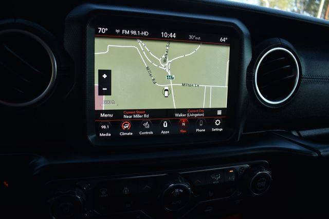 Used 2020 Jeep Gladiator Overland AWD/4WD image 14