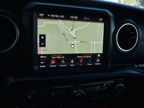 Used 2020 Jeep Gladiator Overland image 14