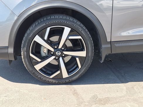 Used 2022 Nissan Rogue Sport SL FWD image 13