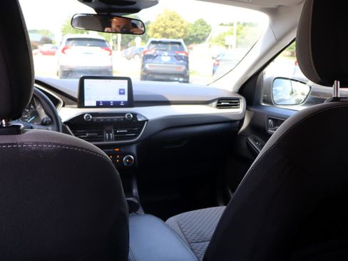 Used 2022 Ford Escape SE image 14