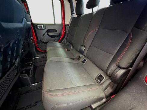 Used 2021 Jeep Gladiator Rubicon AWD/4WD image 12